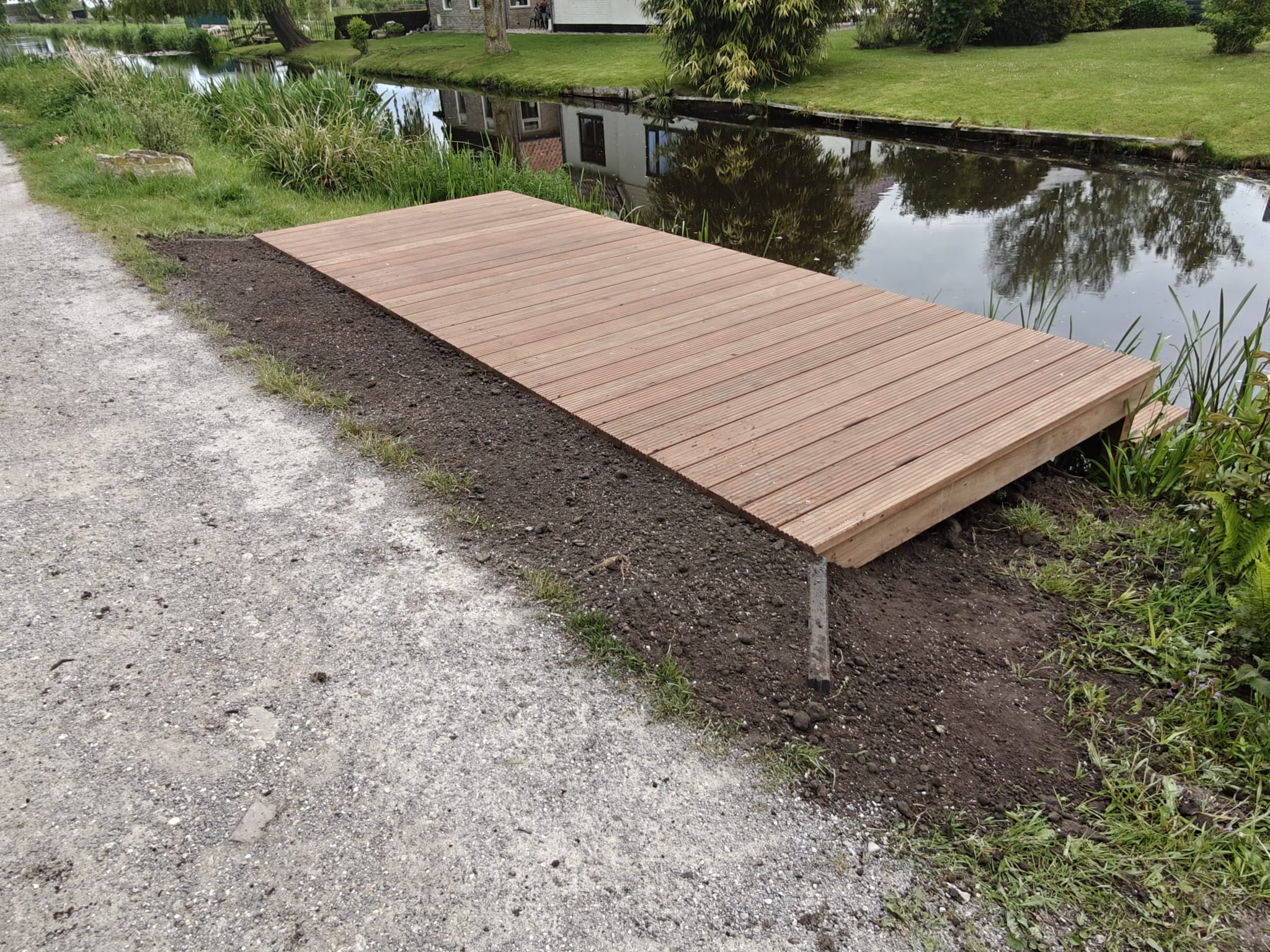 Vlonderterras aan het water — foto 11
