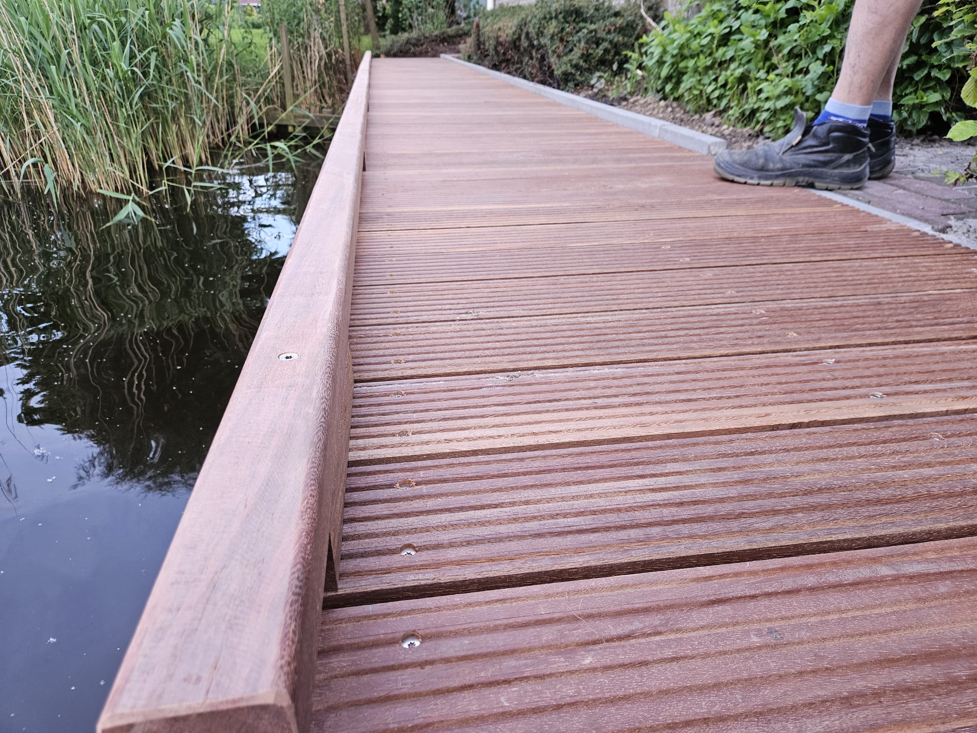 Vlonderterras aan het water — foto 15