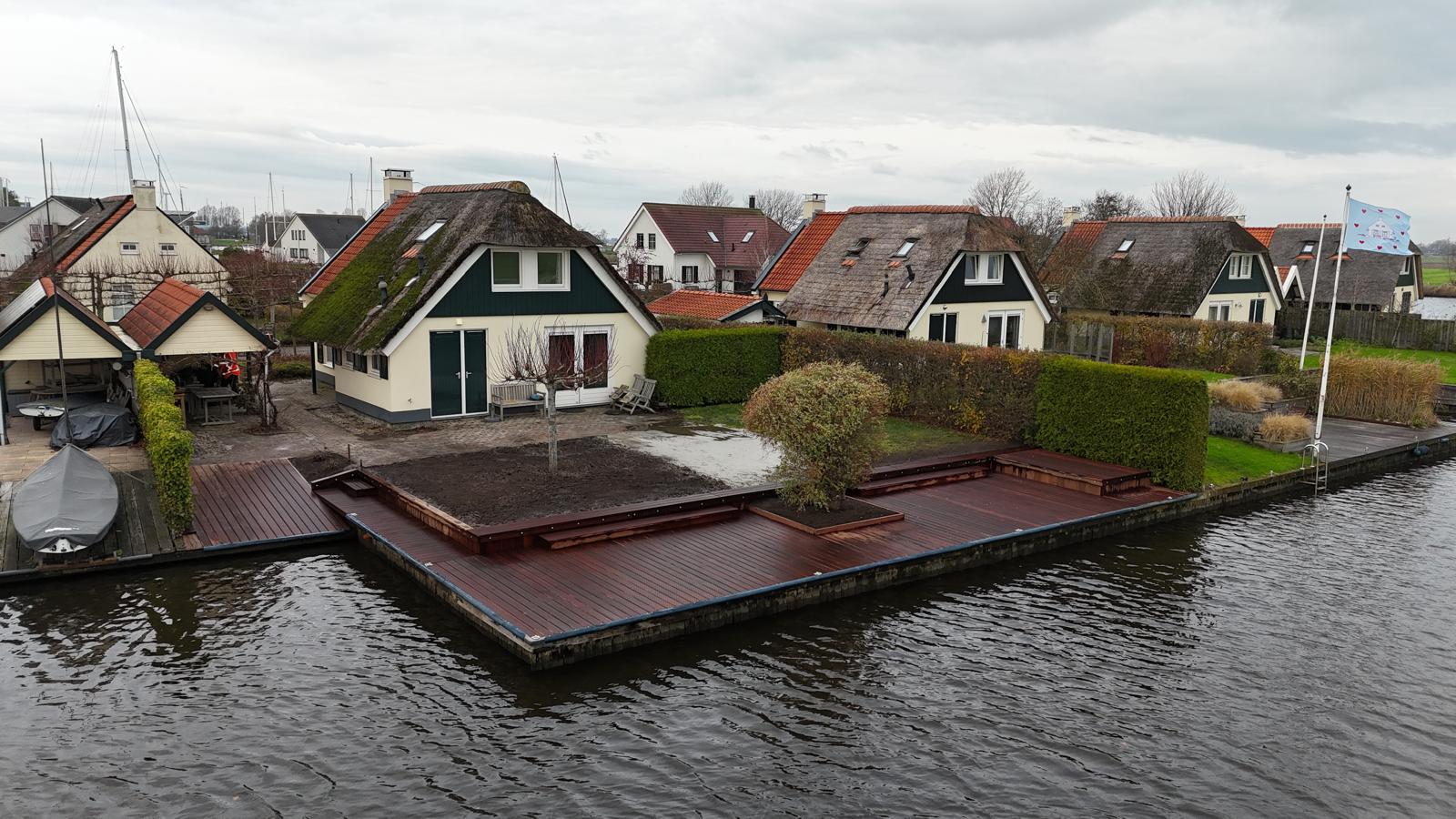 Vlonderterras aan het water — foto 18
